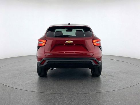 Used 2025 Chevrolet Trax LT FWD image 7