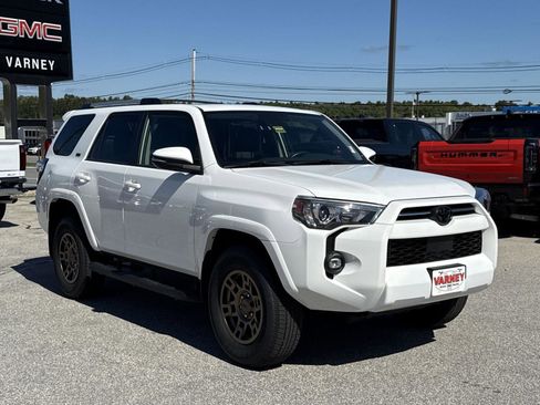 Used 2023 Toyota 4Runner SR5 Premium w/ Moonroof Package image 3