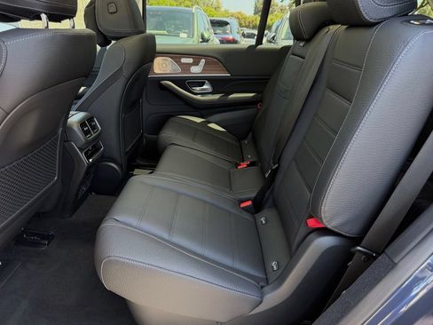 New 2026 Mercedes-Benz GLS 450 4MATIC image 32
