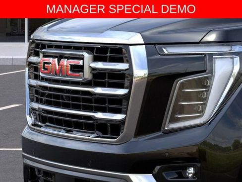 Used 2026 GMC Yukon XL Elevation w/ Elevation Premium Package AWD/4WD image 13