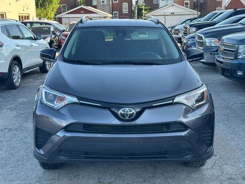 Used 2018 Toyota RAV4 LE image 2