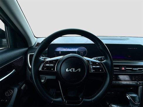 Used 2024 Kia Seltos SX image 11