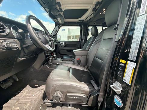 Used 2021 Jeep Wrangler Unlimited Sahara AWD/4WD image 16