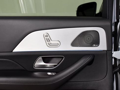 Certified 2025 Mercedes-Benz GLS 450 4MATIC image 40