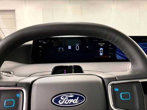 Used 2025 Ford Expedition Max Active AWD/4WD image 29