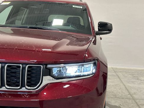 New 2026 Jeep Grand Cherokee L Laredo image 10