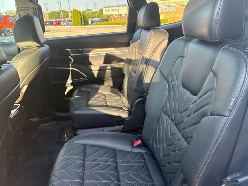 Used 2025 Kia Telluride SX X-Line AWD/4WD image 18