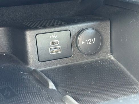 Used 2025 Ford Escape Platinum AWD/4WD image 42