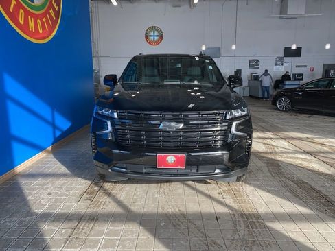 Used 2023 Chevrolet Suburban RST w/ Luxury Package image 15