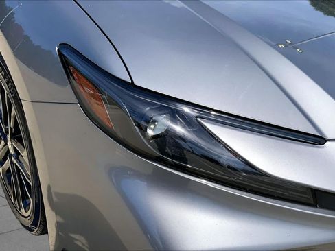 Used 2025 Toyota Camry SE FWD image 26