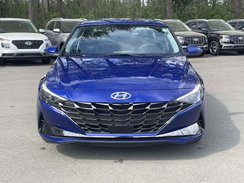 Certified 2022 Hyundai Elantra SEL w/ Convenience + Premium Package image 2