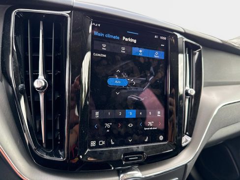 Certified 2025 Volvo XC60 B5 Plus image 25