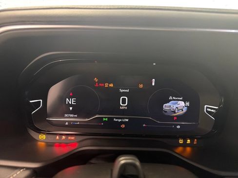 Used 2024 GMC Yukon Denali Ultimate AWD/4WD image 17