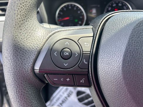 Used 2021 Toyota RAV4 XLE image 16