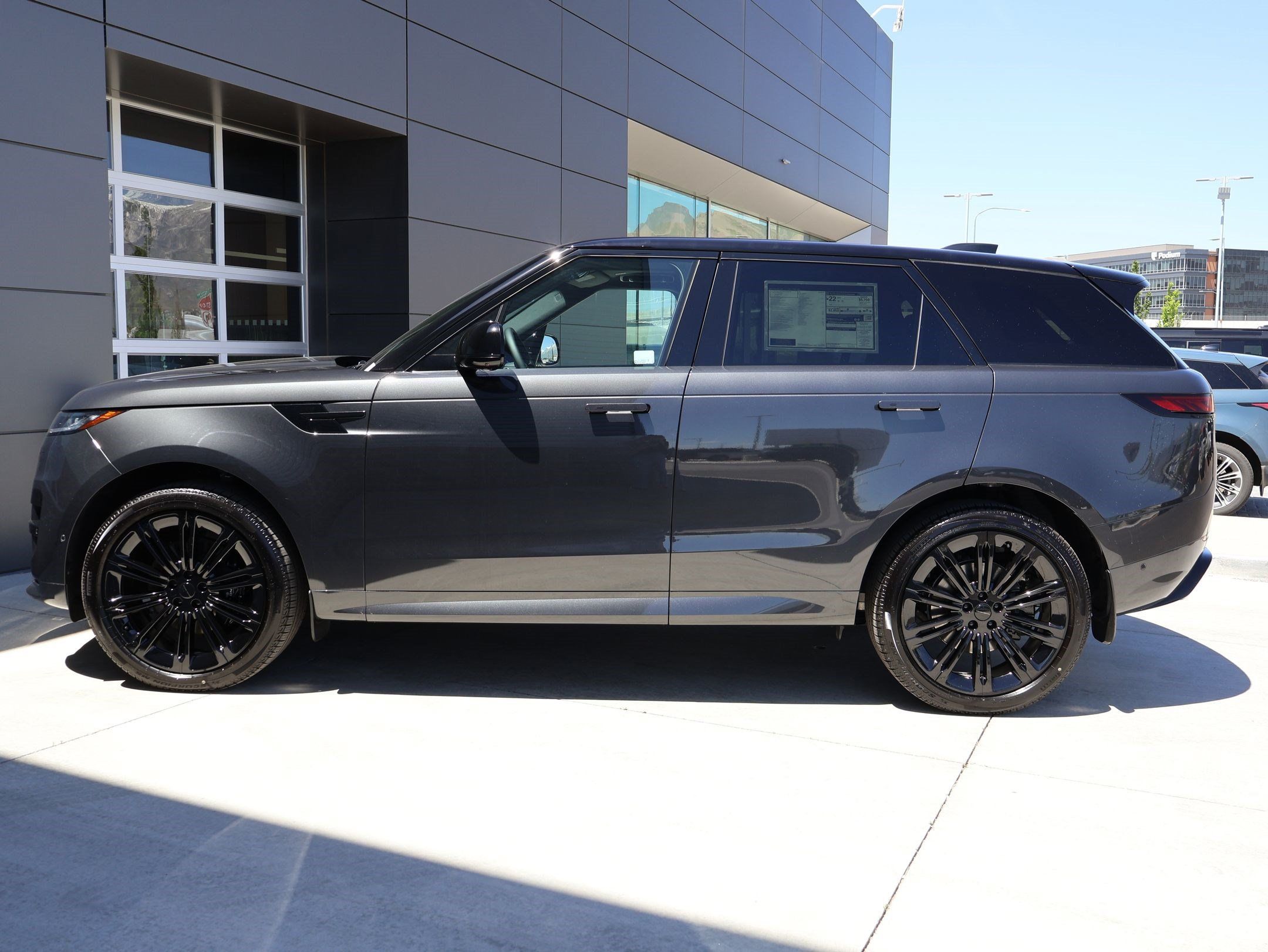 New 2026 Land Rover Range Rover Sport Dynamic SE AWD/4WD image 9