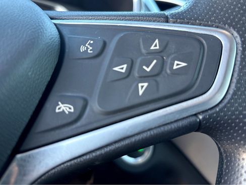 Used 2022 Chevrolet Equinox LT image 19