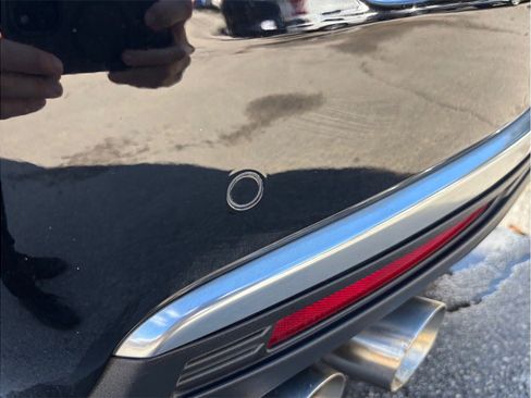 Used 2021 Chevrolet Suburban High Country image 17