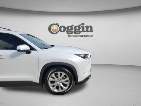 Used 2026 Toyota Grand Highlander AWD Hybrid image 32