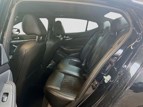 Used 2023 Nissan Maxima SR w/ Sport Mat Group FWD image 25