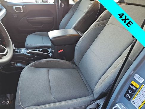 Used 2024 Jeep Wrangler Willys image 15