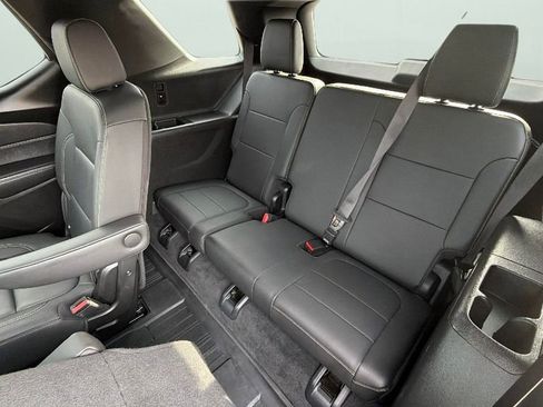 Used 2023 Chevrolet Traverse LT w/ LPO, Floor Liner Package AWD/4WD image 27