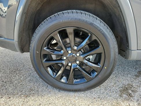 Used 2022 Jeep Grand Cherokee Laredo X AWD/4WD image 5