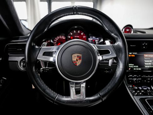 Used 2014 Porsche 911 Carrera 4S image 10