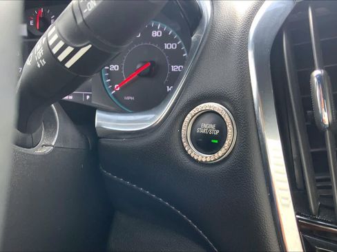 Used 2023 Chevrolet Traverse LT image 35