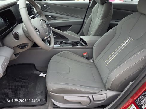 Certified 2025 Hyundai Elantra Sport FWD image 11