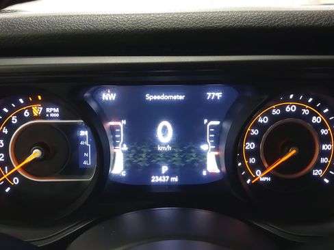 Used 2024 Jeep Gladiator Willys image 18