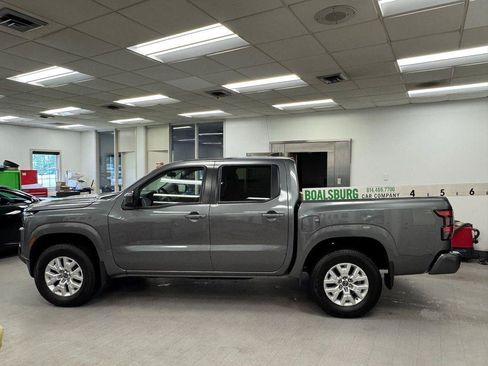 Used 2023 Nissan Frontier SV w/ SV Convenience Package AWD/4WD image 2