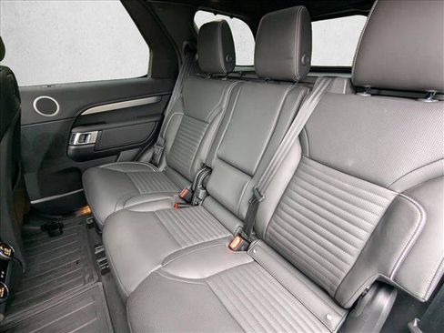 Used 2023 Land Rover Discovery HSE R-Dynamic AWD/4WD image 11
