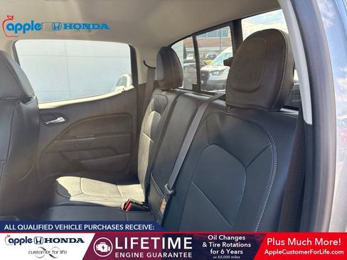 Used 2022 Chevrolet Colorado LT w/ LT Convenience Package image 5