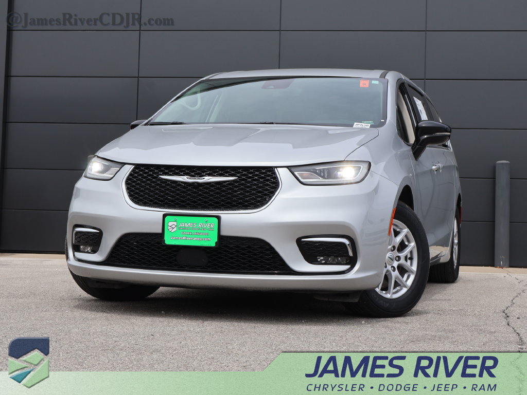 Used 2024 Chrysler Pacifica Touring-L FWD 360° Tour