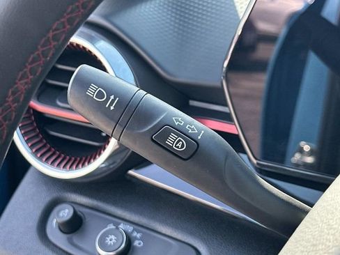 Used 2025 Chevrolet Trax RS image 12