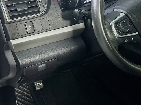 Used 2017 Toyota Camry SE image 16