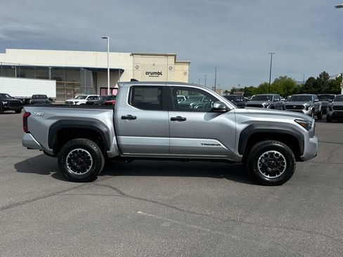 New 2026 Toyota Tacoma TRD Off-Road image 3