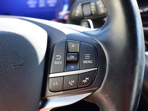 Used 2020 Ford Explorer Platinum w/ Premium Technology Package image 24