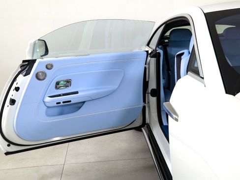 Used 2025 Rolls-Royce Spectre w/ Spectre Enhancement Package image 23