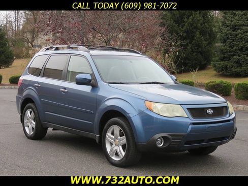 Used 2009 Subaru Forester 2.5X Limited w/ Utility Pkg image 3