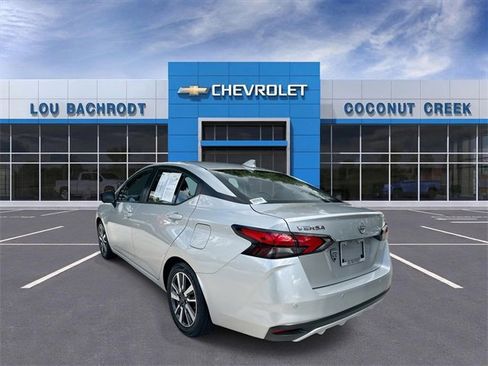 Used 2023 Nissan Versa SV image 6