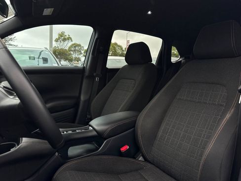 Certified 2025 Honda HR-V Sport image 19