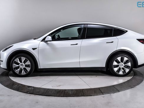 Used 2023 Tesla Model Y Long Range image 3