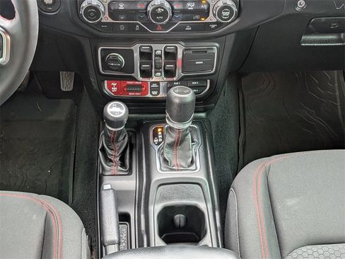 Used 2021 Jeep Wrangler Unlimited Rubicon w/ Steel Bumper Group image 19