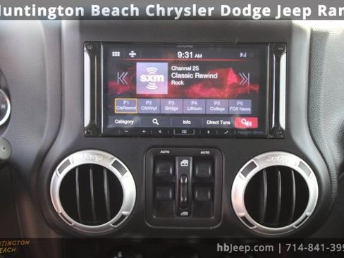 Used 2017 Jeep Wrangler Unlimited Rubicon w/ Connectivity Group image 12