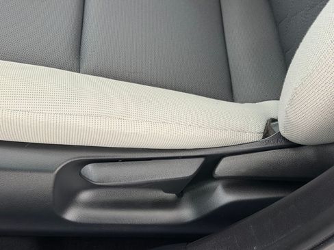 Used 2025 Toyota Corolla LE FWD image 15