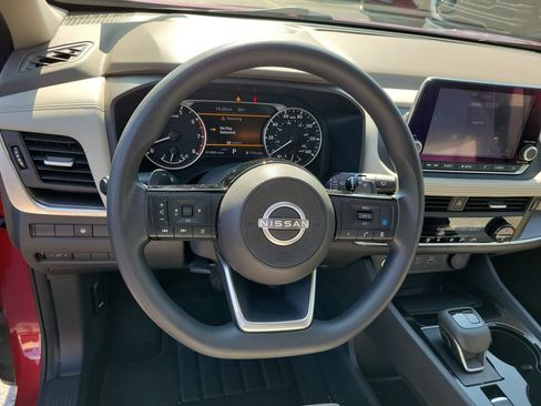 Used 2023 Nissan Rogue SV AWD/4WD image 24