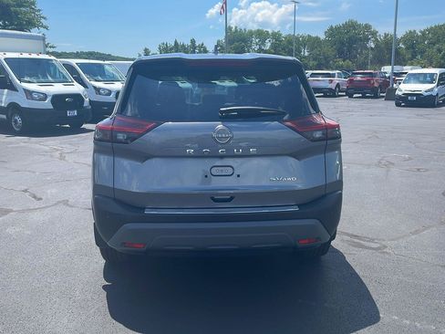 Used 2023 Nissan Rogue SV AWD/4WD image 4