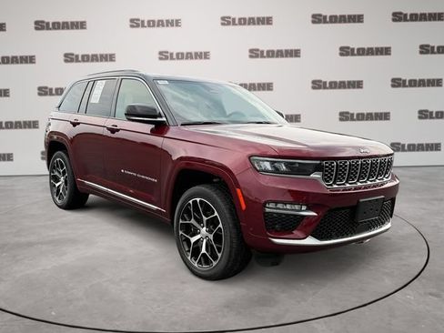 Used 2025 Jeep Grand Cherokee Summit AWD/4WD image 7