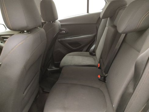 Used 2018 Chevrolet Trax LS FWD image 18